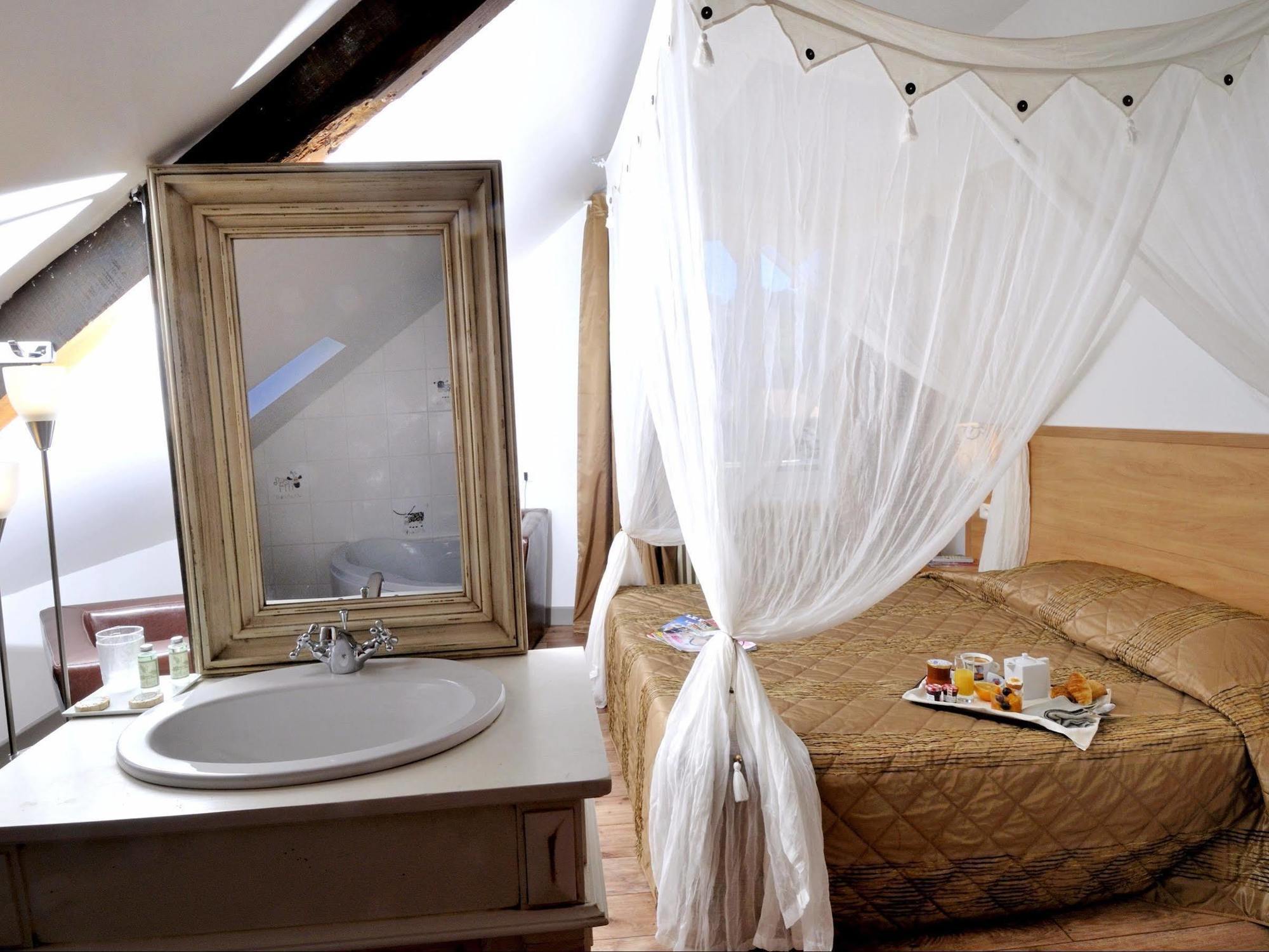 Contact Hotel Le Relais De Vellinus Больє-сюр-Дордонь Екстер'єр фото